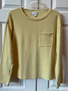 GAP Lightweight Long-Sleeve Pocket Top in Yellow